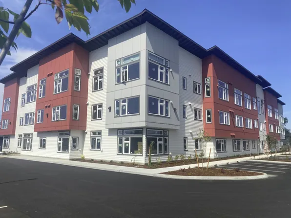 Strawberry Court Apartments, 1060 Columbia Ave #135, Marysville, WA 98270