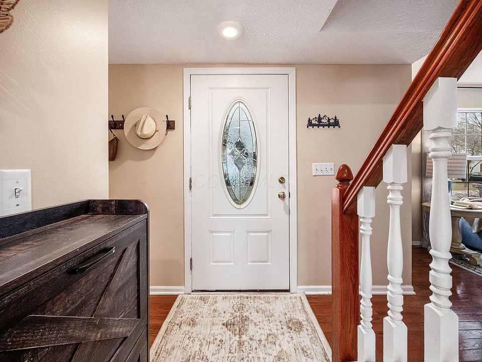 6876 Spruce Pine Dr, Columbus, OH 43235 | Zillow