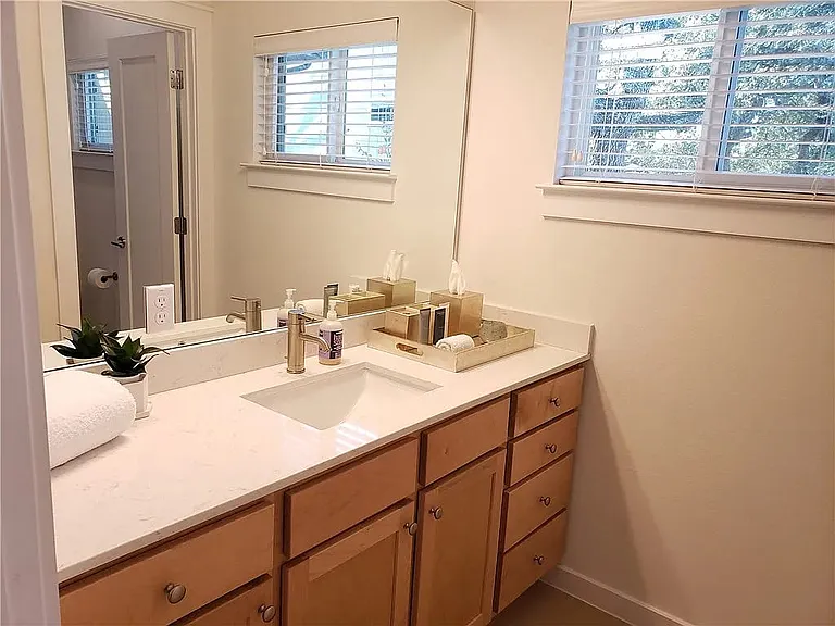 6800 Menchaca Rd #4 — Photo 18
