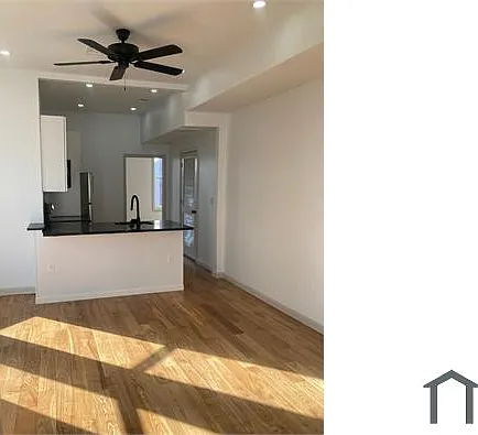 3 bed, $2,136 — Photo 3