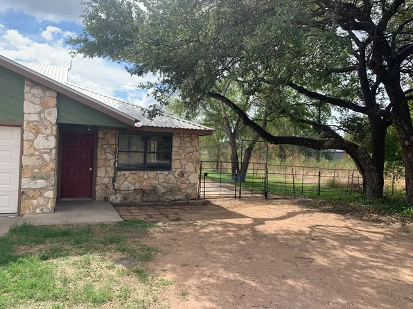 322 Texas Ave #B, Kingsland, TX 78639