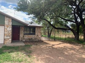 322 Texas Ave, Kingsland, TX