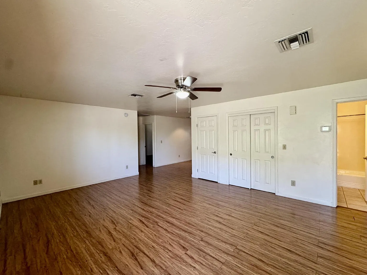 4 bed, 2.0 bath, $2,297 — Photo 3