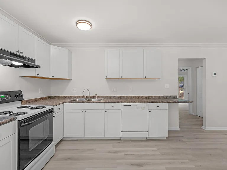 131 Bayou View Dr #D — Photo 12