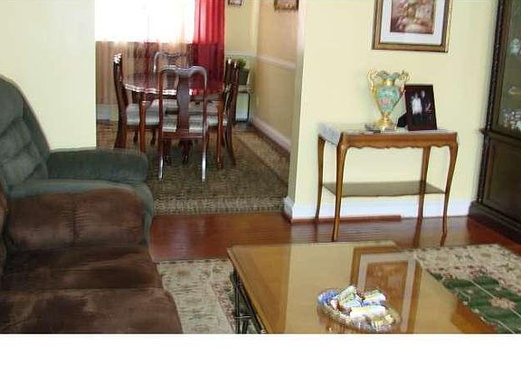 4th image of 4034 Bleigh Ave