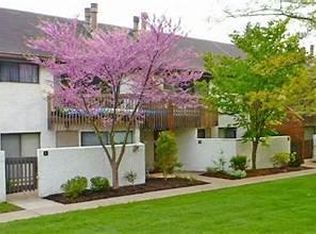812 Stratford Dr APT 10, State College, PA 16801