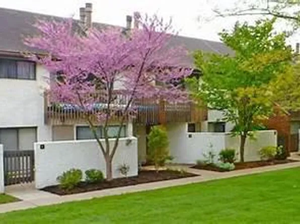 812 Stratford Dr APT 10, State College, PA 16801