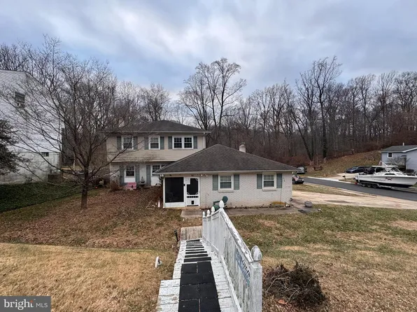 2922 Mattahoon Rd, Wilmington, DE 19808