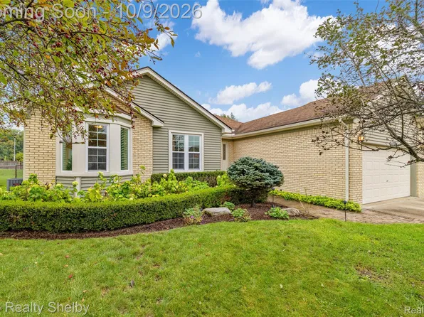 53204 Abraham Dr, Macomb, MI 48042