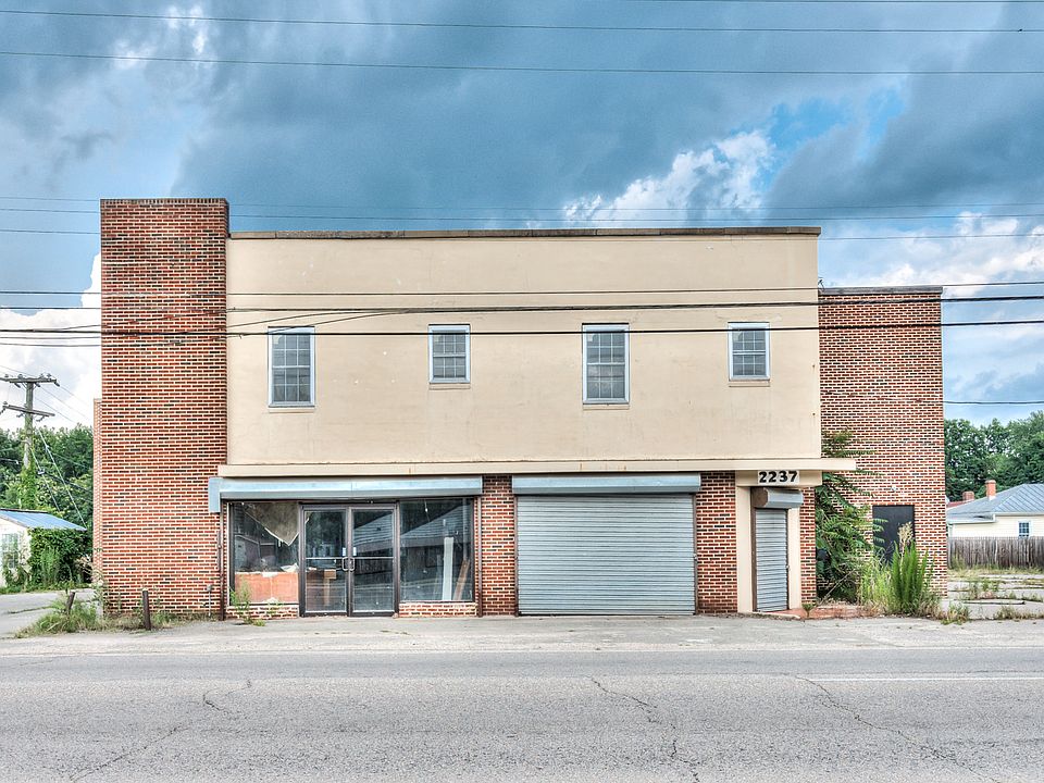 1st image of 2237 E Washington St