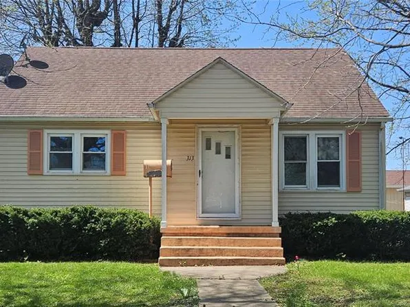 313 S East St, Pinckneyville, IL 62274