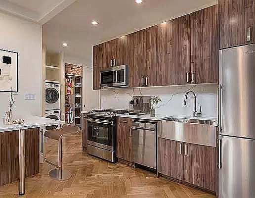 1st image of 921 Washington Ave #737