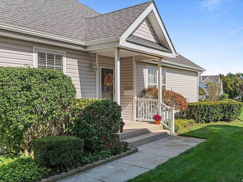 89 Saddle Lakes Drive UNIT 89, Riverhead, NY 11901 Zillow