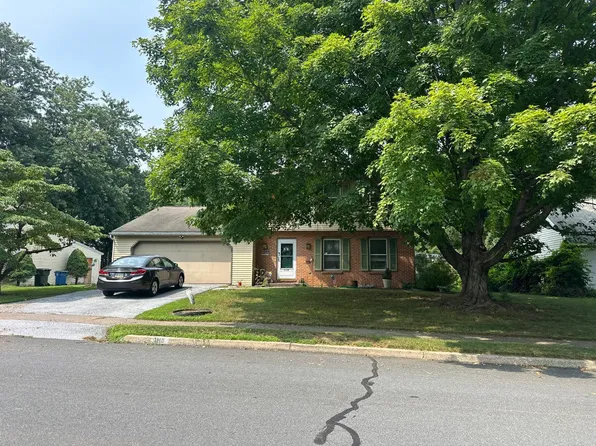 1110 Floribunda Ln, Mechanicsburg, PA 17055