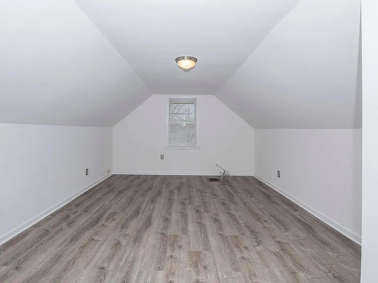 267 Hoover Ave — Photo 22