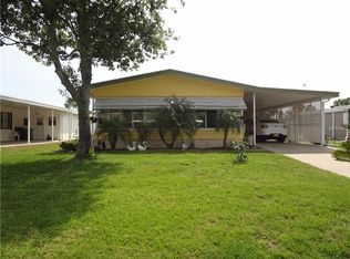 1330 Nassau Cir, Tavares, FL 32778