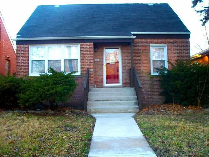 12340 S La Salle St photo 1