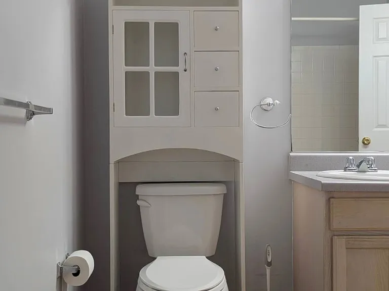 Bathroom (with direct access to Bedroom 1)