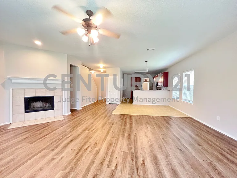 3104 Kennedy Dr — Photo 5