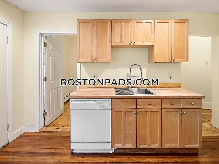 64 Pleasant St #1 — Photo 2