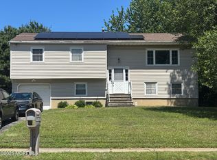 394 Dallas Dr, Toms River, NJ 08753