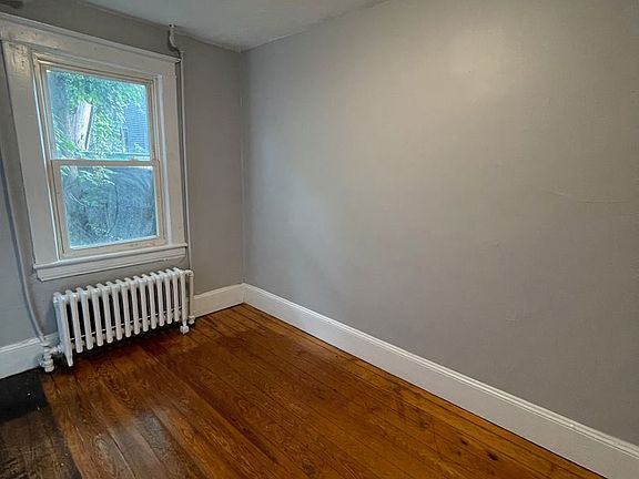 4th image of 290 South St Floor 1
