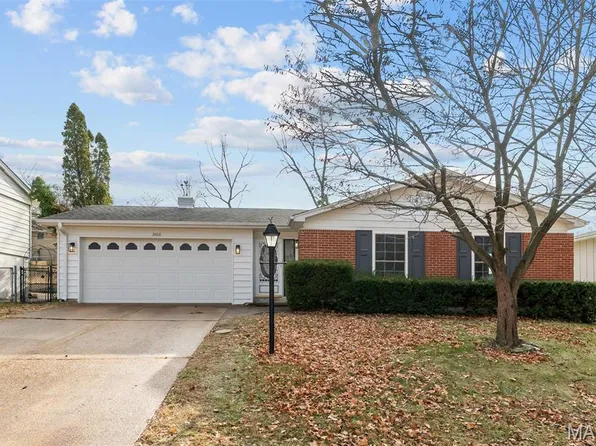 2668 Midland Ridge Dr, Saint Louis, MO 63114