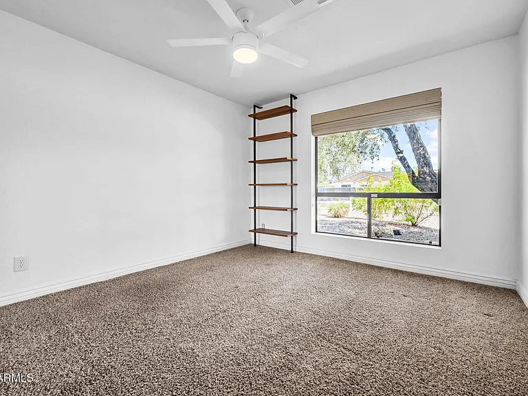 5219 E Winchcomb Dr — Photo 23
