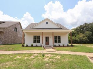 138 Northgate Cir, Saltillo, MS 38866