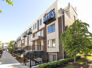 35 Valley Woods Rd #513, Toronto, ON M3A2R5