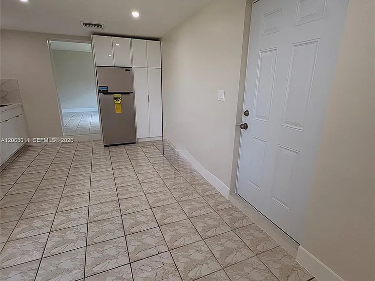5005 SW 111th Ave #1 — Photo 3