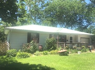 1409 Hemlock Ave, Dixon, IL 61021