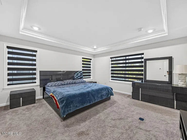 319 Tulip Ct — Photo 32