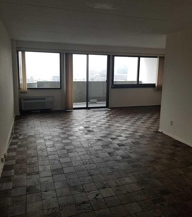 1st image of 1600 Center Ave APT 10B