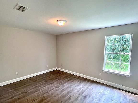 4th image of 6724 Pridgen St