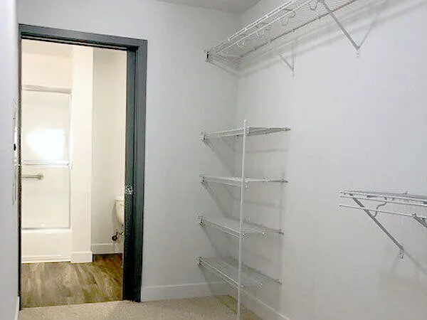 33 South Third — Photo 22