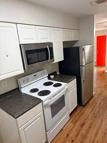 208 Uhland Rd #3 Photo 1
