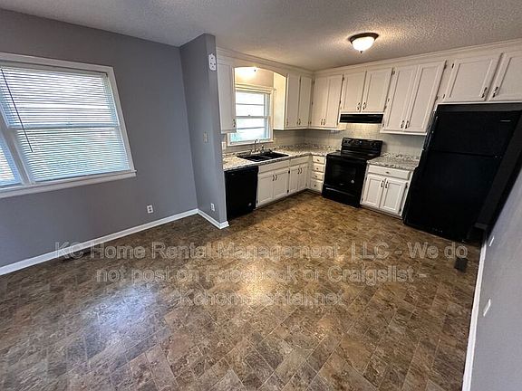 4th image of 10210 Fremont Ave