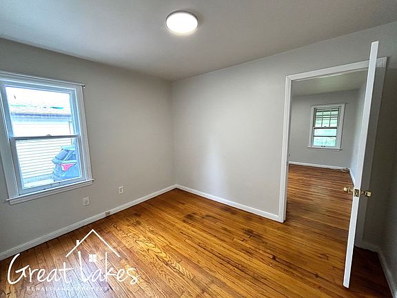 3rd image of 21728 Beechwood Ave