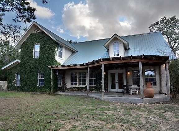 2nd image of 108 Lauren Ln