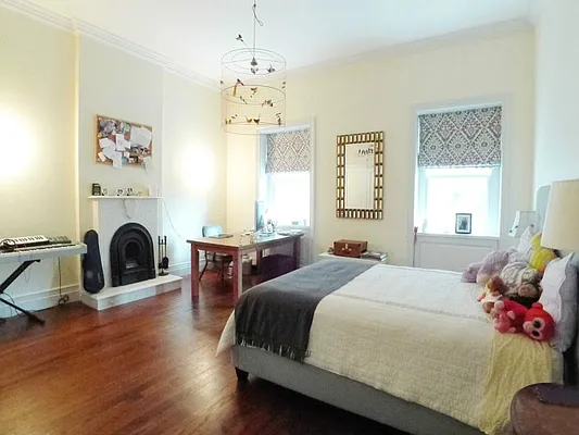 Rented by Sotheby's International Realty | media 10