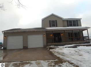 6260 Grant Rd, Farwell, MI 48622