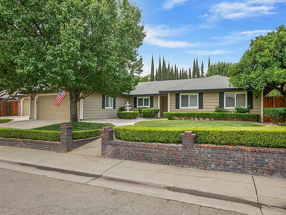 3rd image of 9306 Dovewood Ct