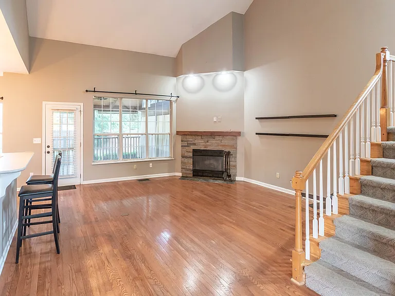 517 Caselton Ct — Photo 6