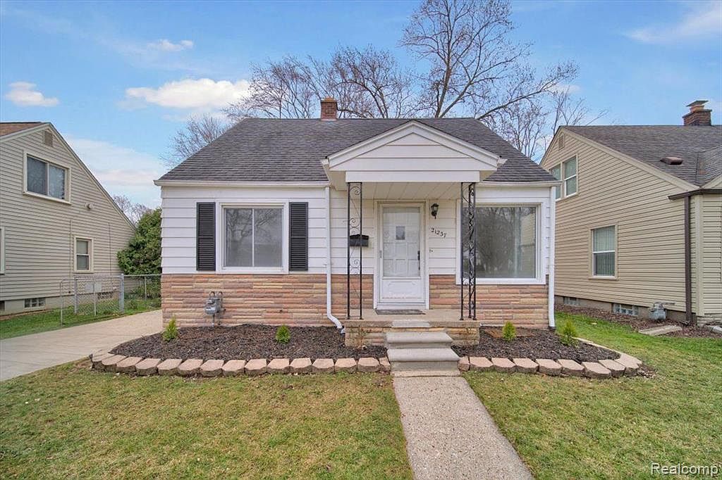 21237 Carlysle St, Dearborn, MI 48124 Zillow
