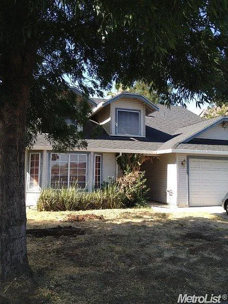 355 Poppy Ave photo 1