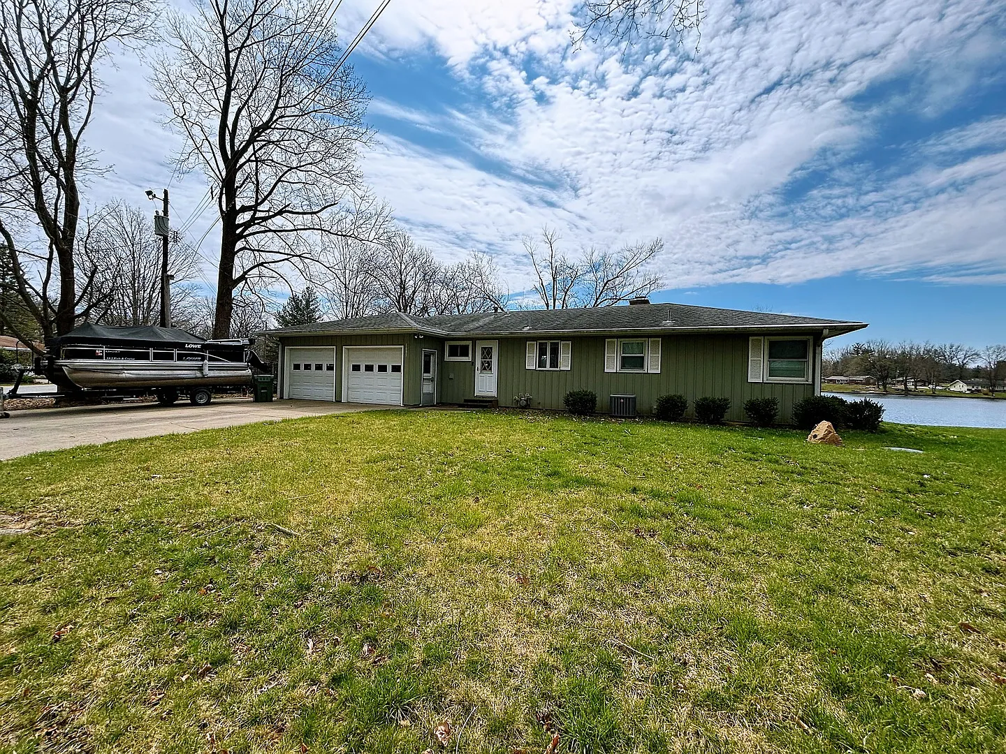 1601 W Point Dr photo 1