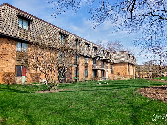 2nd image of 3 Oak Creek Dr APT 1404