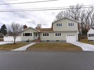 71 Windward Rd, Lowell, MA 01852