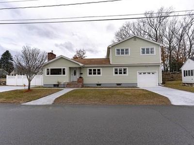 71 Windward Rd, Lowell, MA, 01852